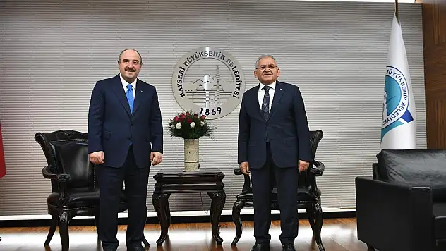 BAKAN VARANK'TAN BAŞKAN BÜYÜKKILIÇ'A TEŞEKKÜR