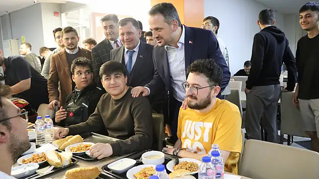 Bakan Yardımcısı Eminoğlu, Kayseri Yurdu'nda iftar yaptı