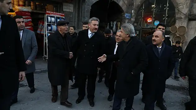 BAKAN YARDIMCISINA TARİHİ ÇALIŞMALAR ANLATILDI