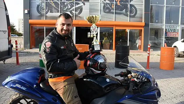 Baklava ustalığını bırakıp motosiklet işine girdi