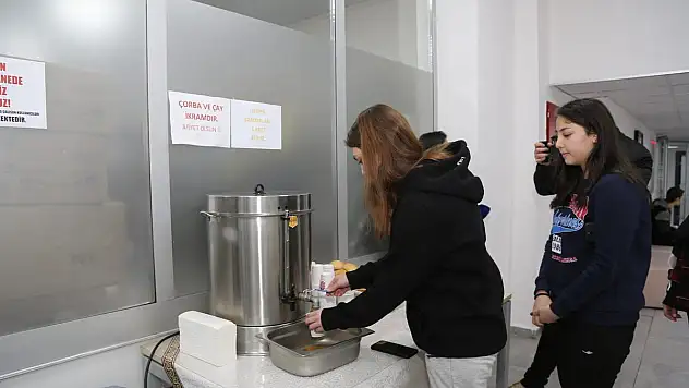 'BARDAKTA SICAK ÇORBA' İKRAMINI ÇOK SEVDİ