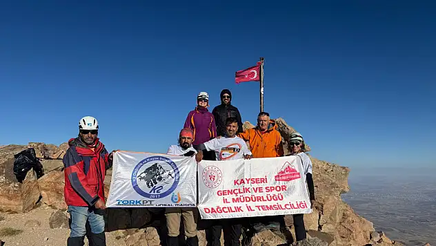 Başarıyla tamamlanan zirve tırmanışı