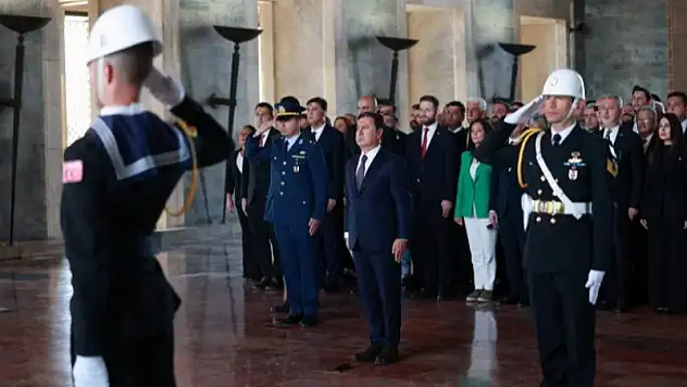 Başkan Ahmet Aras Ata'nın huzurunda