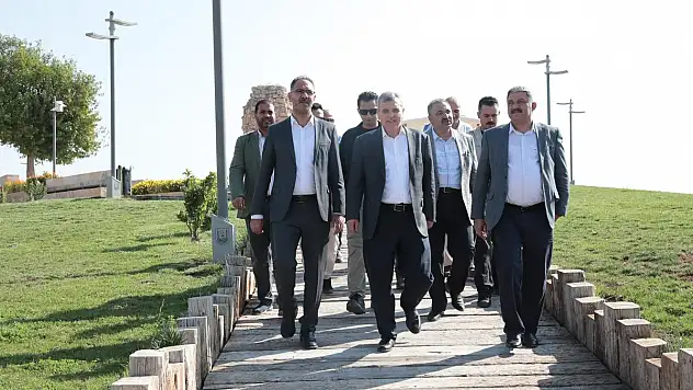 BAŞKAN BEYAZGÜL, KALE ETEĞİ YIKIM ÇALIŞMALARINI İNCELEDİ