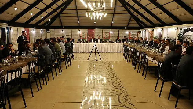 BAŞKAN BEYAZGÜL, TURİZM SEKTÖR TEMSİLCİLERİNİ DİNLEDİ
