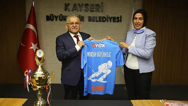 BAŞKAN BÜYÜKKILIÇ'A ŞAMPİYONLARDAN ZİYARET