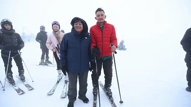 Başkan Büyükkılıç Erciyes'te Kayakseverlerle Buluştu