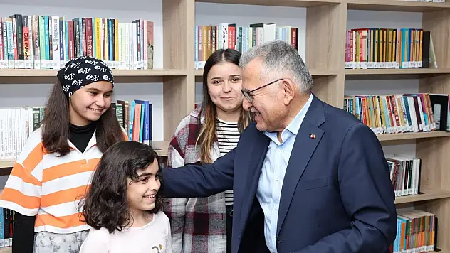 BAŞKAN BÜYÜKKILIÇ, ERKİLET KÜTÜPHANESİ'NDE GENÇLERLE BULUŞTU