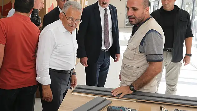 BAŞKAN BÜYÜKKILIÇ, ESNAFI İLE BULUŞTU, YURT İNŞAATINI İNCELEDİ
