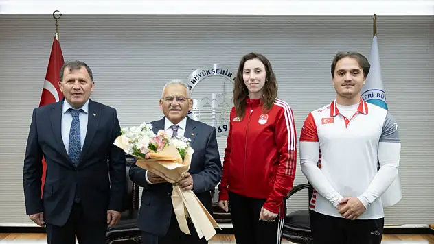 Başkan Büyükkılıç Gençleri Ağırladı