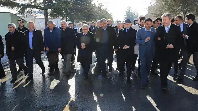 BAŞKAN BÜYÜKKILIÇ'I YEMLİHA HALKI BAĞRINA BASTI.