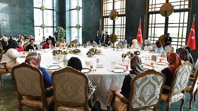 BAŞKAN BÜYÜKKILIÇ'IN EŞİ CUMHURBAŞKANLIĞI KÜLLİYESİ'NDE