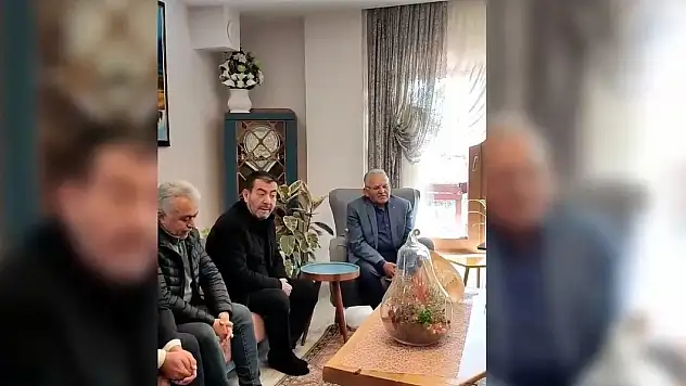Başkan Büyükkılıç, Şehit Yiğit'in evinde Kuran-ı Kerim okudu