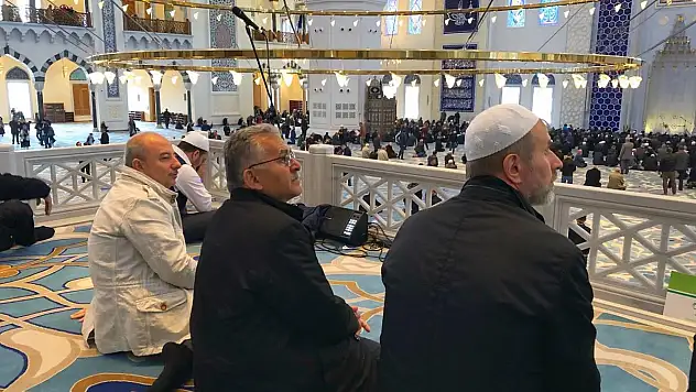 BAŞKAN BÜYÜKKILIÇ'TAN ÇAMLICA CAMİİ'NDE İNCELEME