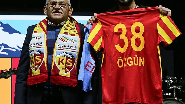 BAŞKAN BÜYÜKKILIÇ'TAN KAYSERİLİLERE MUHTEŞEM 19 MAYIS KUTLAMASI