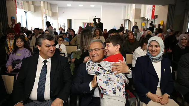 BAŞKAN BÜYÜKKILIÇ'TAN 'ÖZEL' ÇOCUKLARLA 23 NİSAN KUTLAMASI