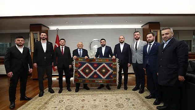 Başkan Büyükkılıç, TÜGVA Genel Başkanı Beşinci'yi ağırladı