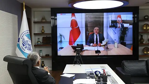 BAŞKAN BÜYÜKKILIÇ YEREL YÖNETİMLER ZİRVESİ'NDE