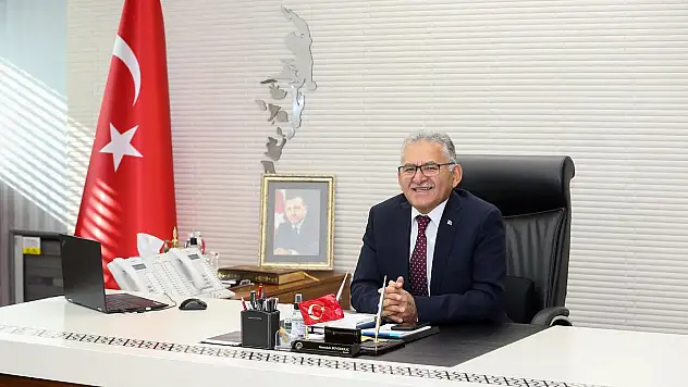 BAŞKAN BÜYÜKKILIÇ, YKS ŞAMPİYONLARINI TEBRİK ETTİ