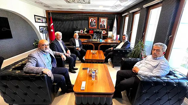 Başkan Büyükkılıç'tan Pınarbaşı Belediyesi'ne Ziyaret