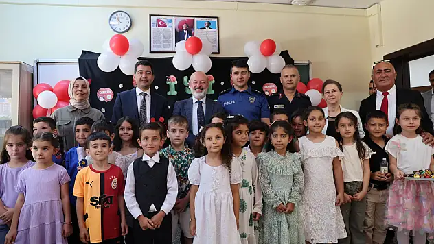 Başkan Çolakbayrakdar'dan öğrencilere karne sevinci