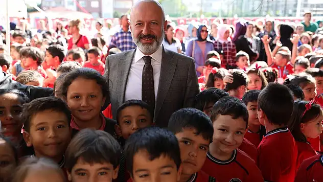 BAŞKAN ÇOLAKBAYRAKDAR, EĞİTİM İÇİN TÜM İMKANLARIMIZI SEFERBER EDİYORUZ
