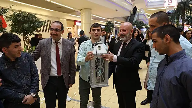 BAŞKAN ÇOLAKBAYRAKDAR, ENGELLİLERİN GÖNÜLLERİNE DOKUNDU