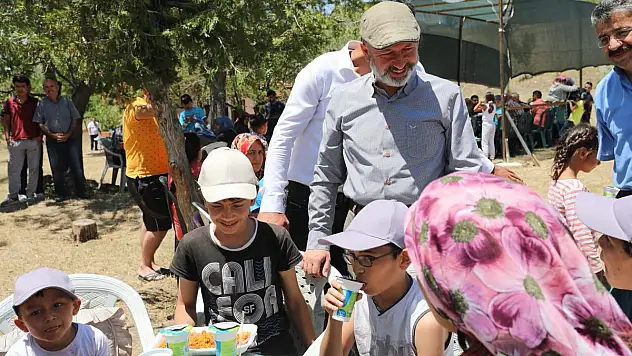 BAŞKAN ÇOLAKBAYRAKDAR, VATANDAŞLARLA BİR ARADA