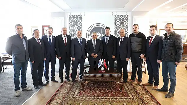 Başkan Dr. Memduh Büyükkılıç  'Emeğe son derece saygılıyız.'