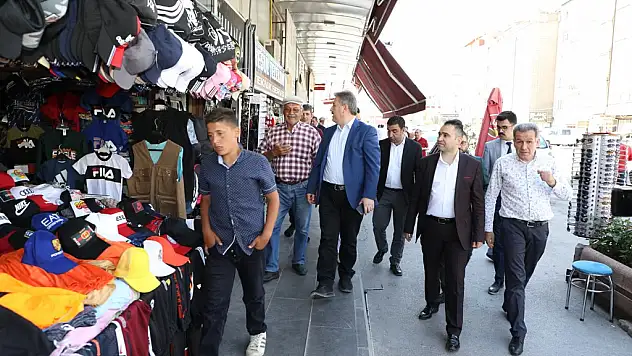 Başkan Dr. Mustafa Palancıoğlu,  Çarşı Esnafını Ziyaret Etti