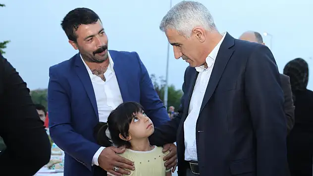 Başkan Güder, Özel Gereksinimli Öğrenciler Ve Aileleri İle İftar Yaptı