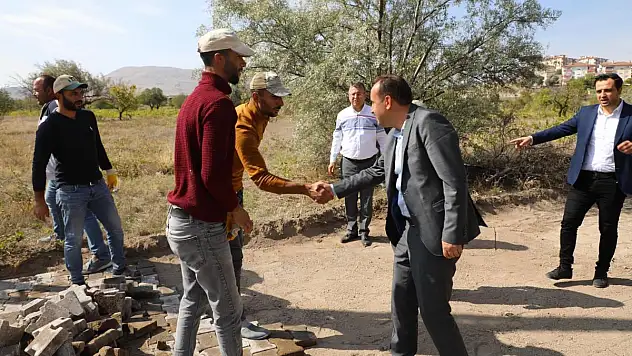 Başkan İlmek, parke çalışmalarını inceledi