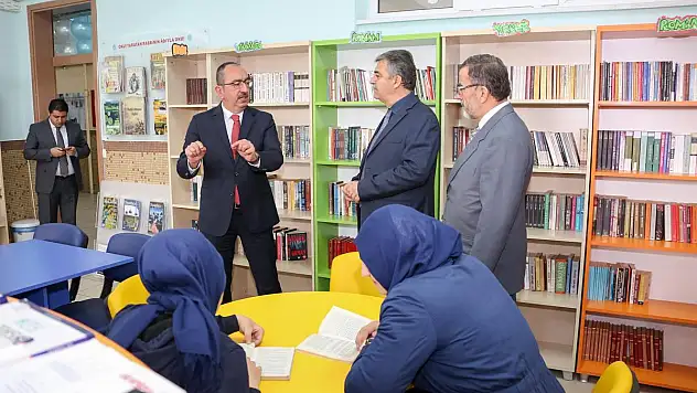 Başkan Kavuş'tan Her Okula Kitaplık Müjdesi