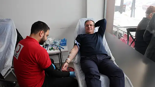 Başkan Özdoğan'dan kan bağışına destek