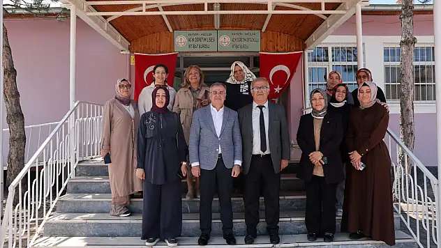 Başkan Özdoğan El Emeği Eserleri İnceledi