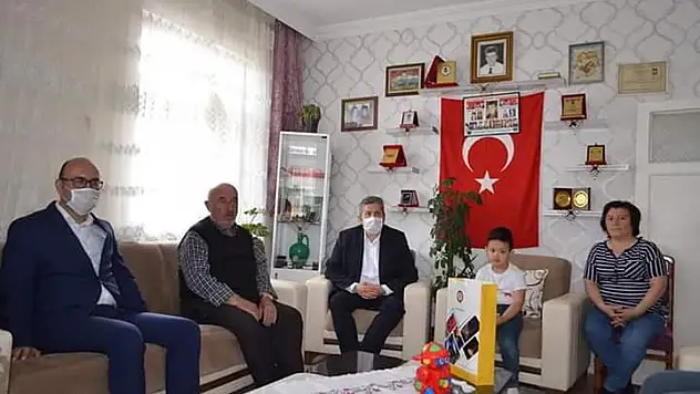 Başkan Özkan Altun Şehit ailelerini ziyaret etti