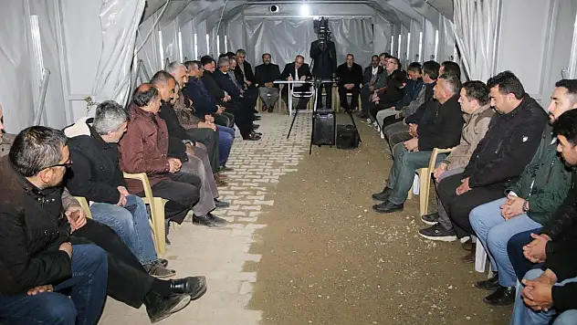 BAŞKAN ÖZTÜRK 75 YIL MAHALLLESİ'NDE PROJELERİNİ ANLATTI