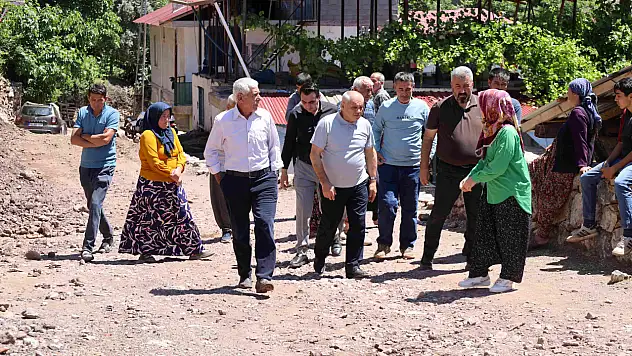Başkan Öztürk, selden etkilenen mahallelerde incelemelerde bulundu