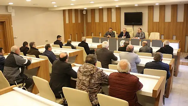 BAŞKAN ÖZTÜRK TİCARİ TAKSİCİLERLE TOPLANTI DÜZENLEDİ