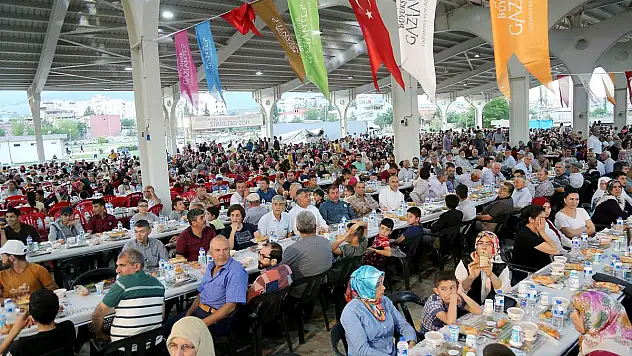 BAŞKAN ŞAHİN, NURDAĞI'NDA BİRLİK MESAJI VERDİ