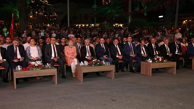 BAŞKAN SAVAŞ 15 TEMMUZ PROGRAMINA KATILDI