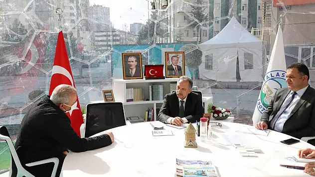 BAŞKAN VATANDAŞIN AYAĞINA GİDİYOR