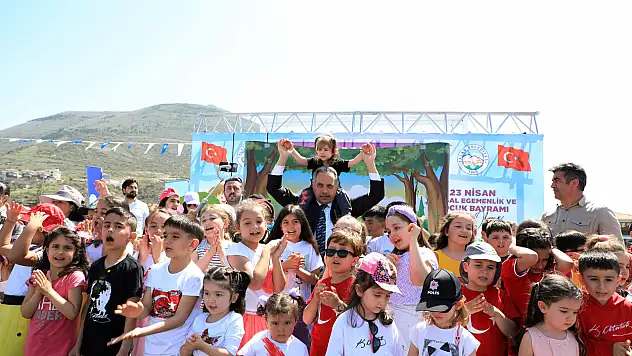 Başkan Yalçın'dan 23 Nisan mesajı