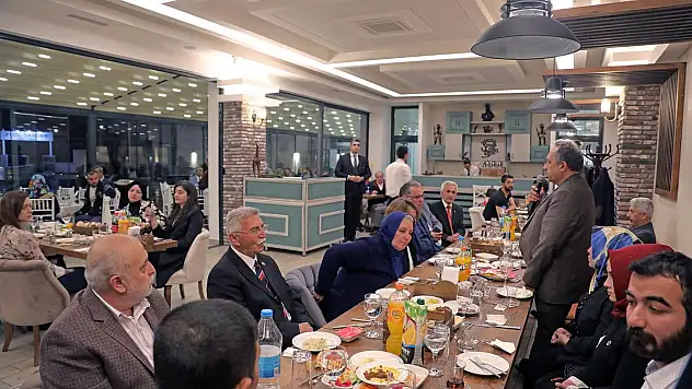 BAŞKAN YALÇIN'DAN MECLİS ÜYELERİNE İFTAR