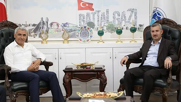 Başkanı Çınar, Başkan Güder'i Kültür, Kiraz ve Spor Festivaline Davet Etti