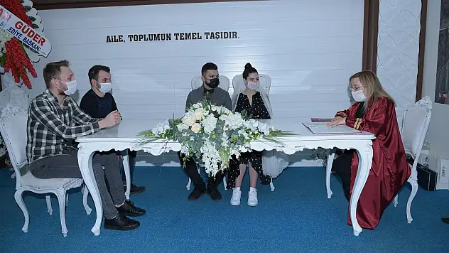 BATTALGAZİ BELEDİYESİ'NDE NİKAHLAR KORONA TEDBİRLERİ İLE KIYILIYOR
