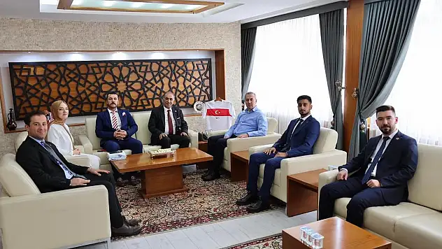 BBP'Lİ DEMİRCİ, SİVAS BELEDİYE BAŞKANI UZUN'U ZİYARET ETTİ