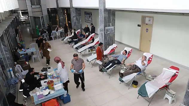 BELEDİYE PERSONELİNDEN KAN BAĞIŞI