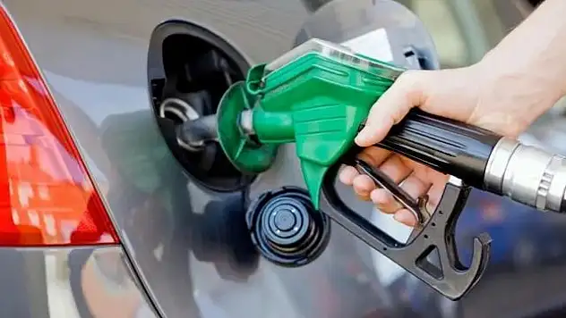 Benzine zam geliyor