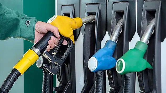 Benzine indirim mi geliyor?